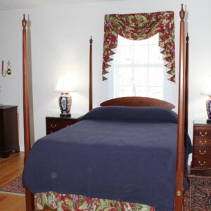 Cherry Pencil Post Queen Bed