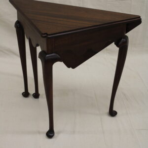 Triangular Leaf Gated Handkerchief Table